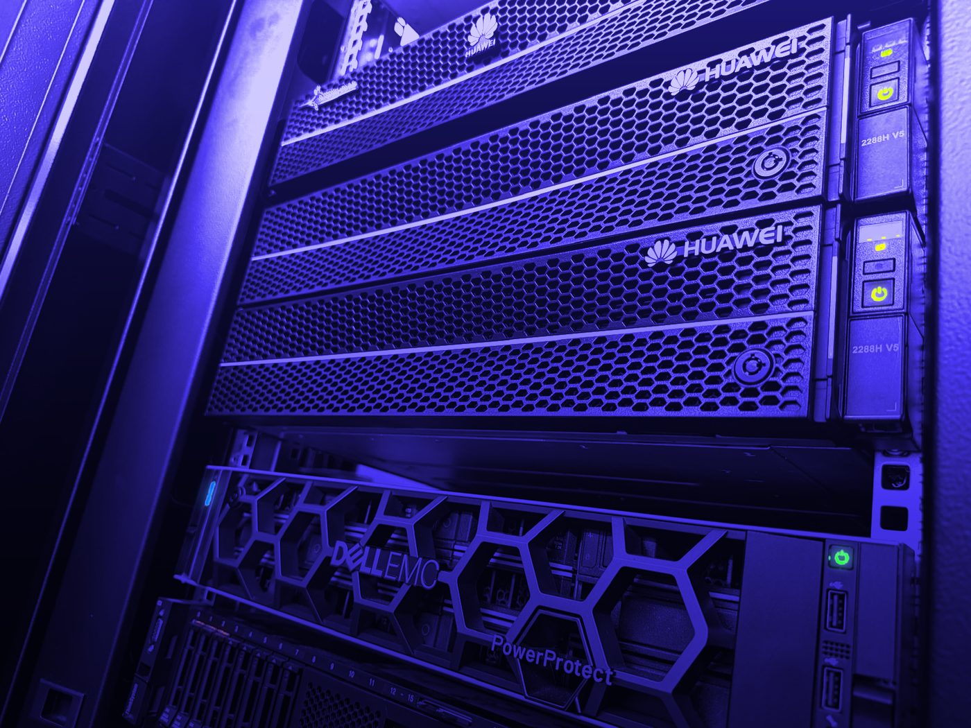 Kabin: Huawei sunucu, depolama ve Dell EMC yedekleme